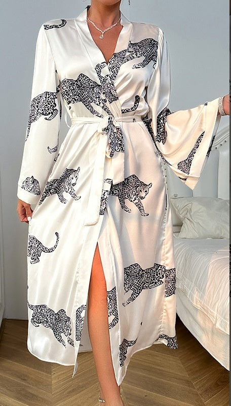 Year of the Cat Robe