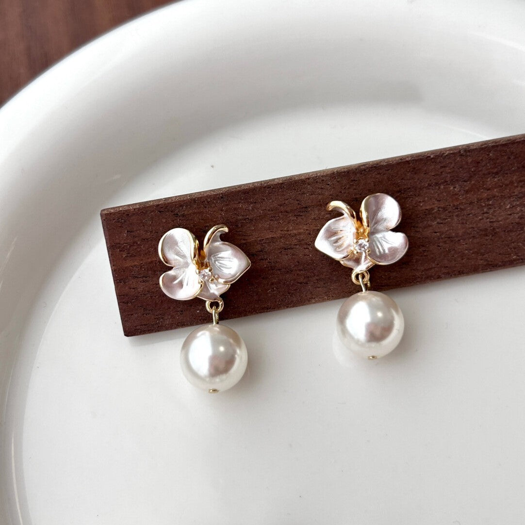 Pearl Lily Dangles